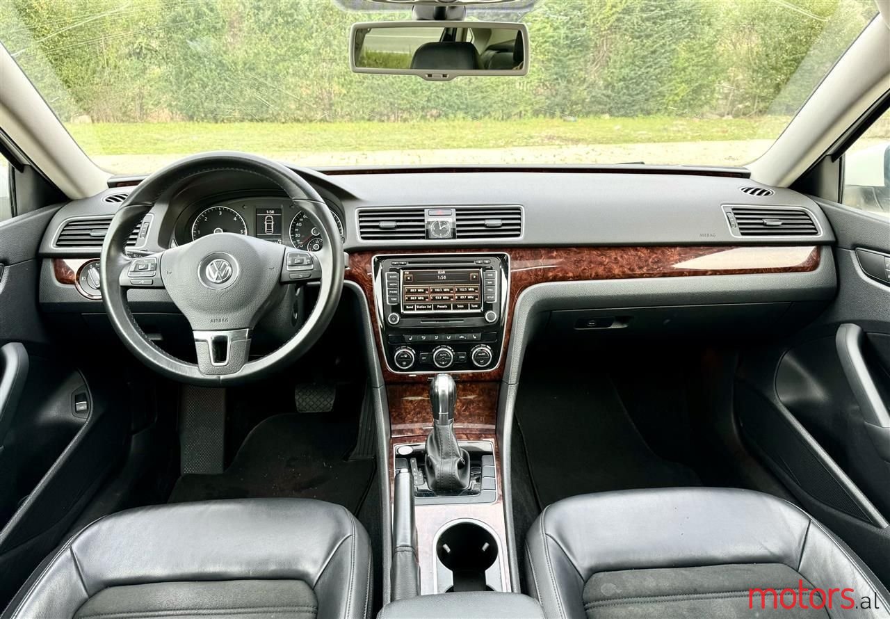 2013' Volkswagen Passat photo #4