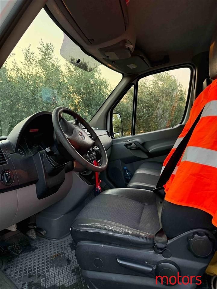 2009' Mercedes-Benz Sprinter photo #6