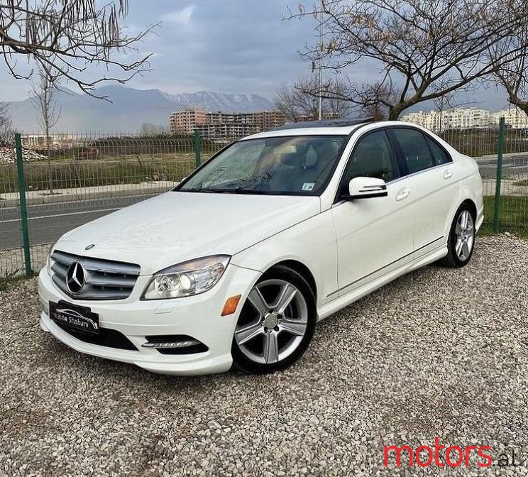 2011' Mercedes-Benz C 300 photo #1