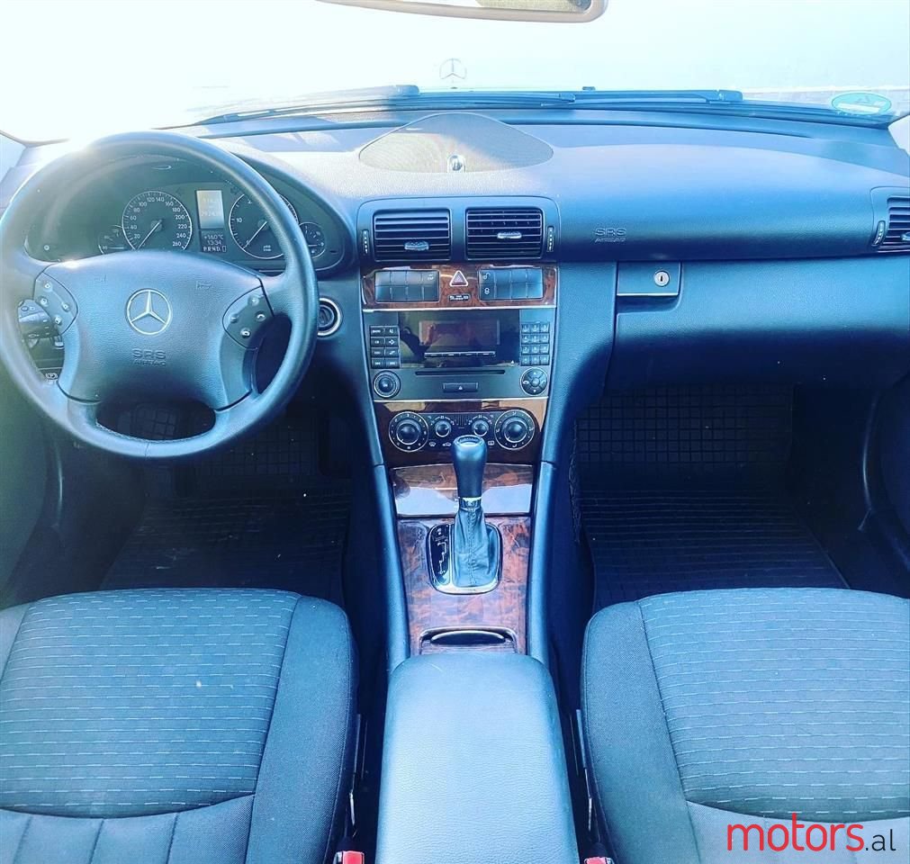 2005' Mercedes-Benz C 220 photo #6