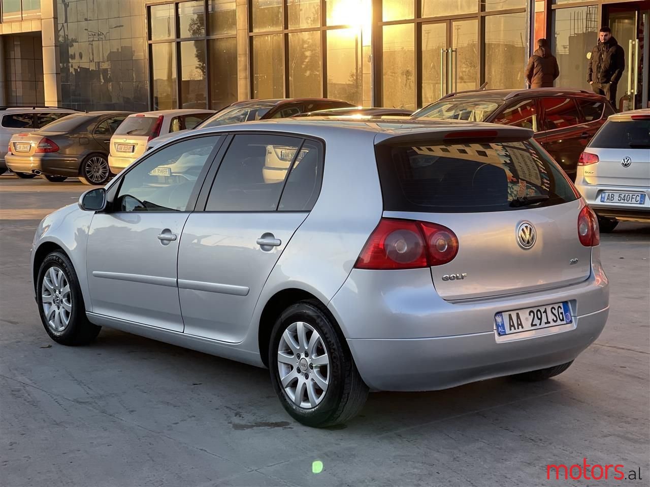 2005' Volkswagen Golf photo #6