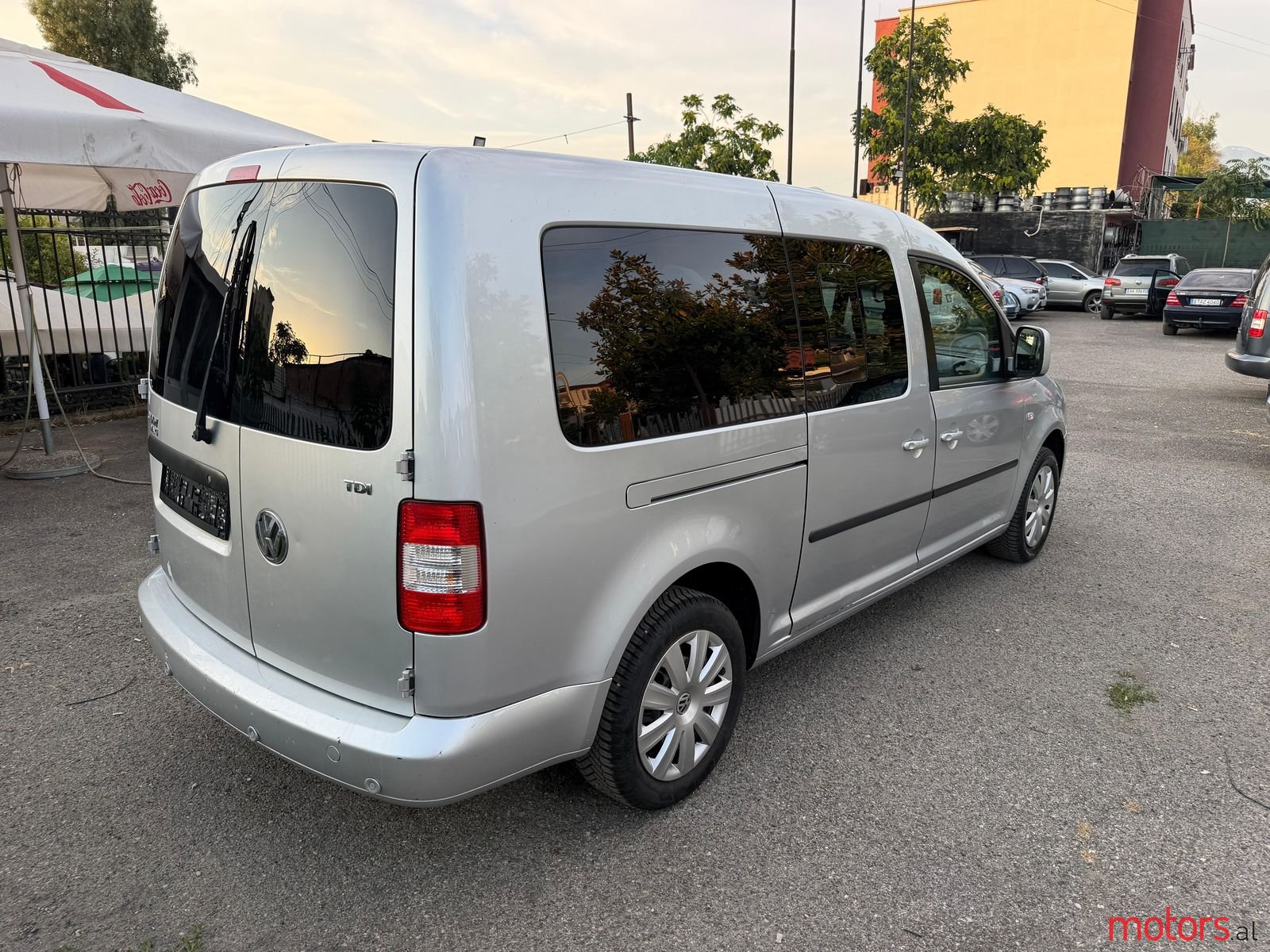 2009' Volkswagen Caddy photo #4