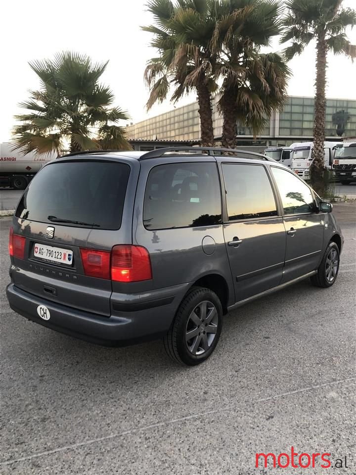 2009' Volkswagen Sharan photo #2