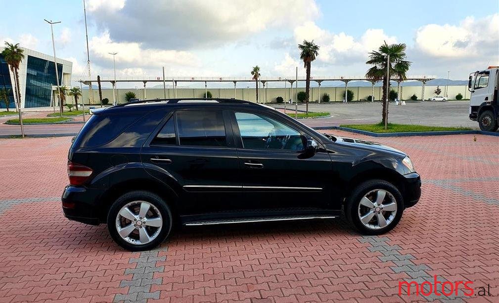 2010' Mercedes-Benz ML 350 photo #1