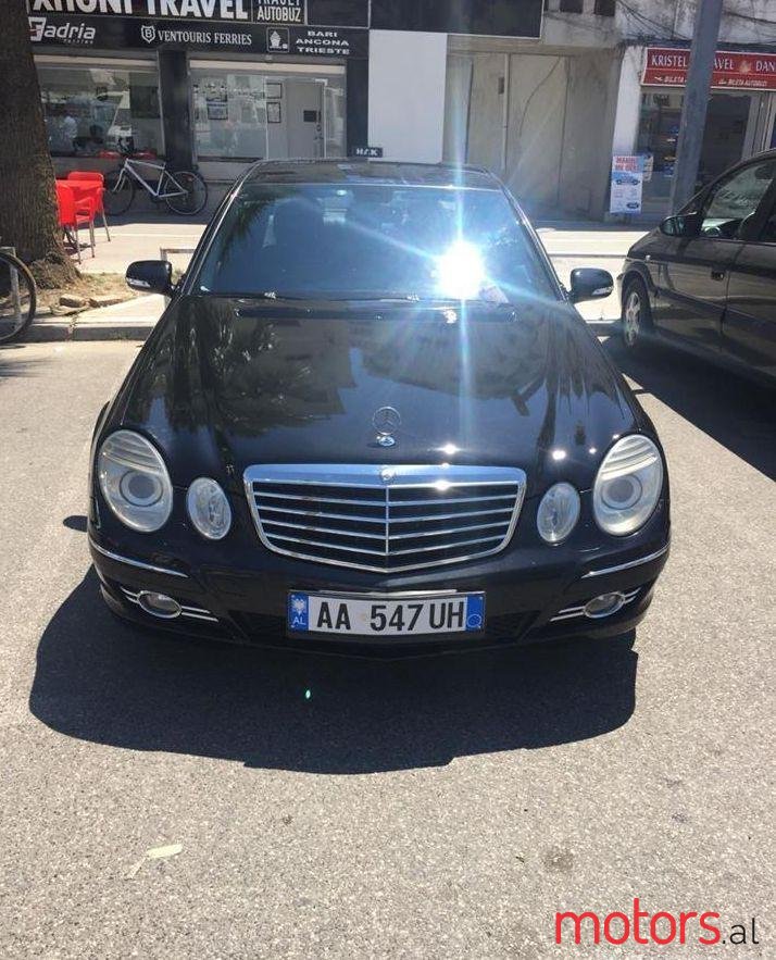 2010' Mercedes-Benz E 220 photo #1