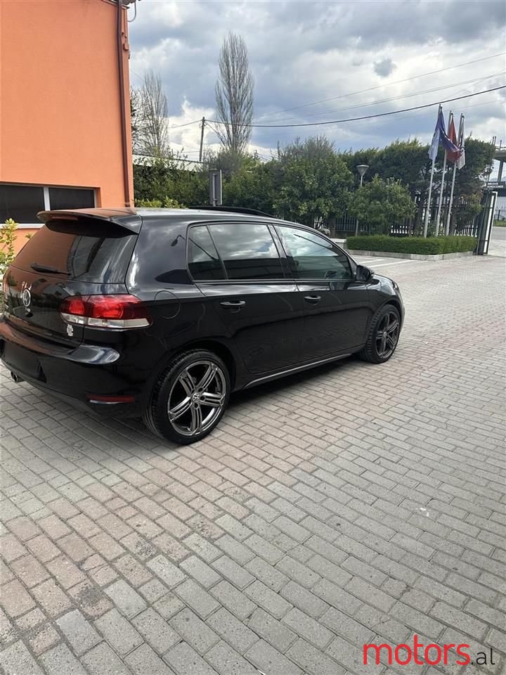 2010' Volkswagen Golf photo #3