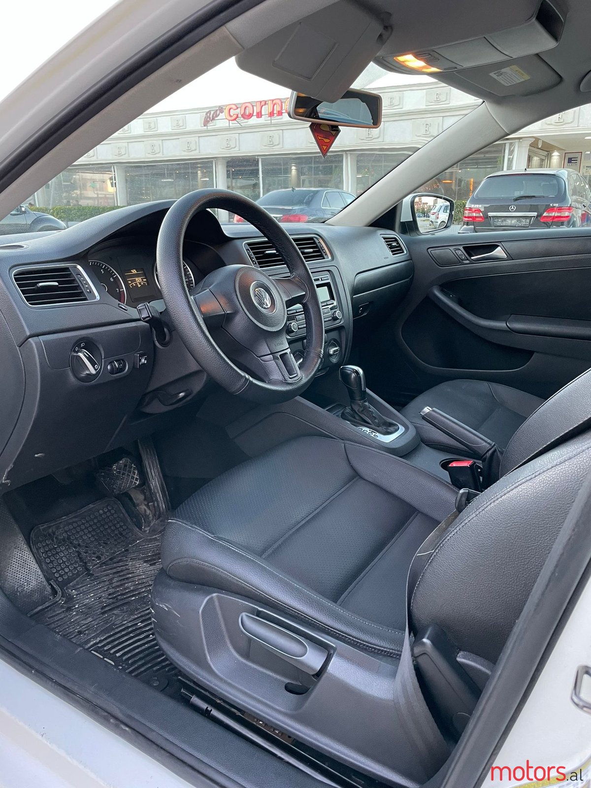 2012' Volkswagen Jetta photo #6