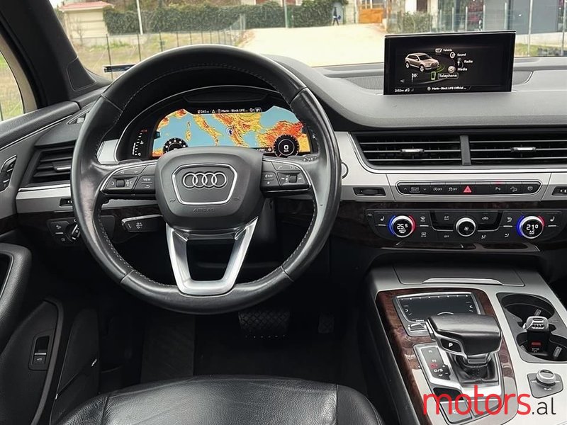 2019' Audi Q7 photo #5