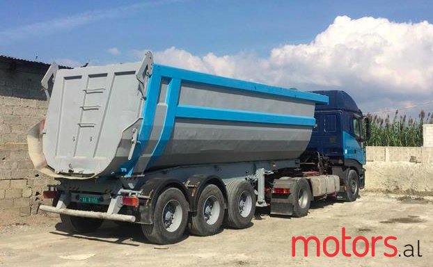 2004' Iveco photo #2