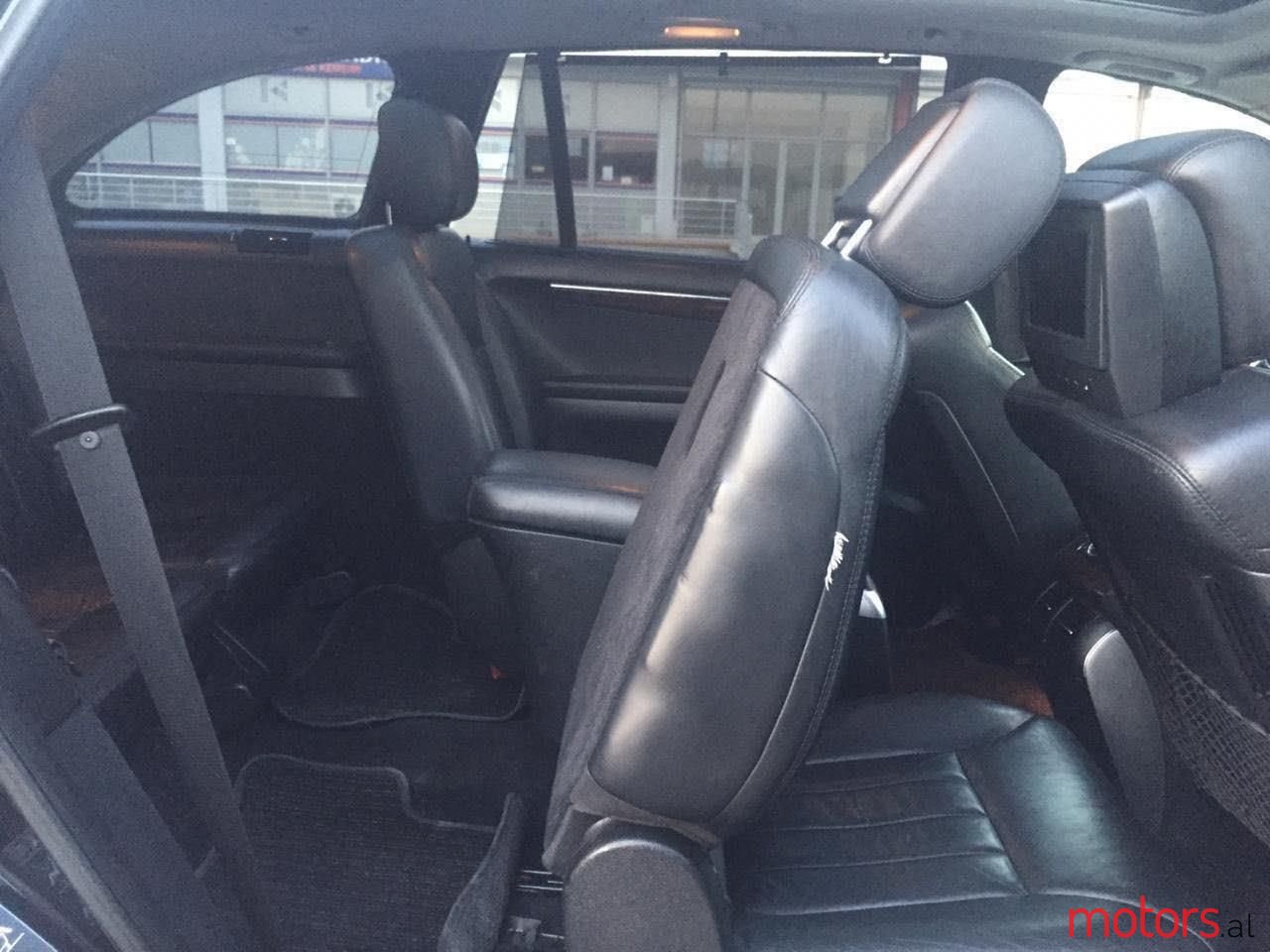 2008' Mercedes-Benz R 350 photo #5