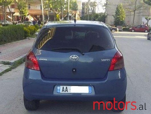 2008' Toyota Yaris photo #2
