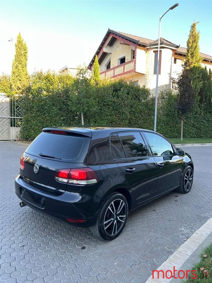 2010' Volkswagen Golf photo #4