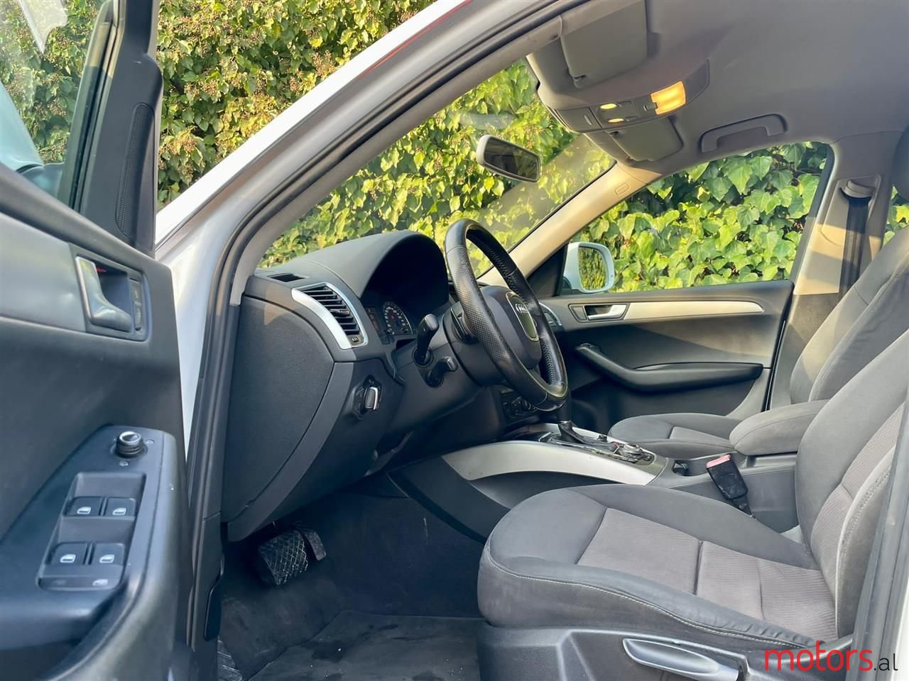 2010' Audi Q5 photo #6