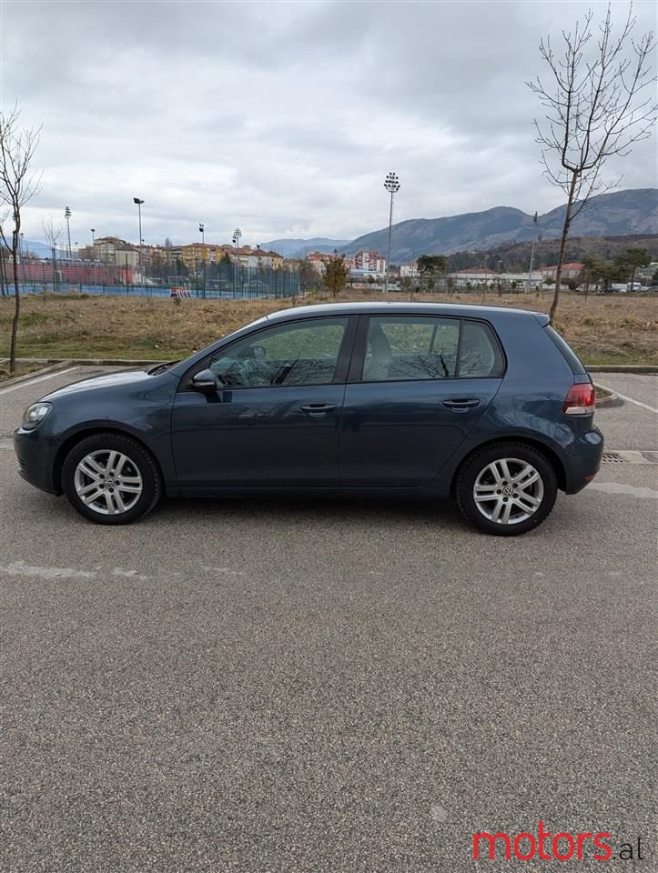 2011' Volkswagen Golf photo #6