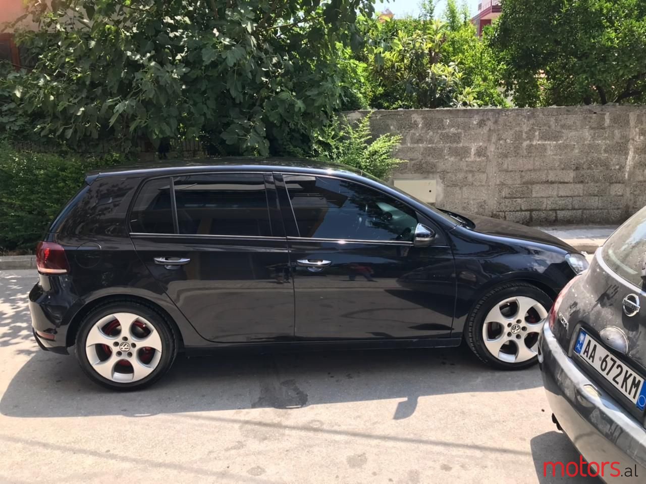 2010' Volkswagen Golf photo #2