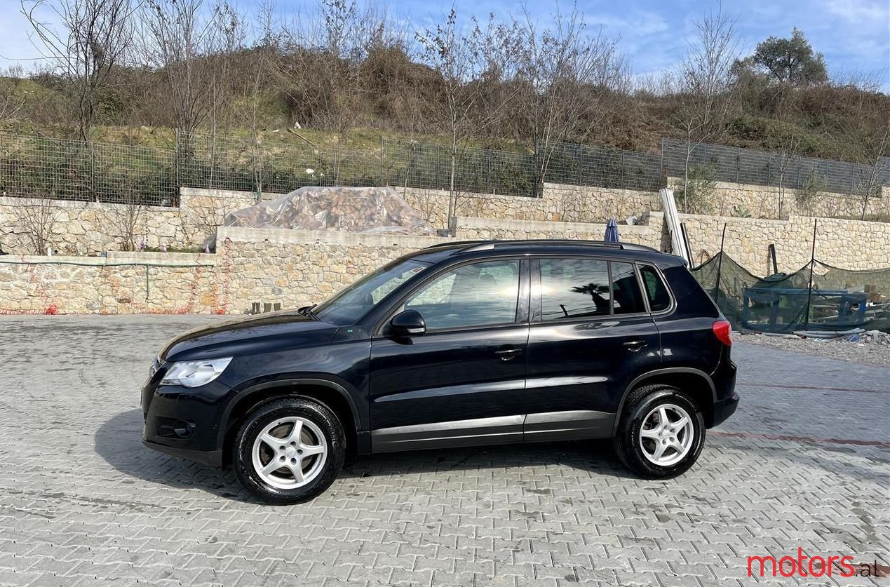 2008' Volkswagen Tiguan photo #1
