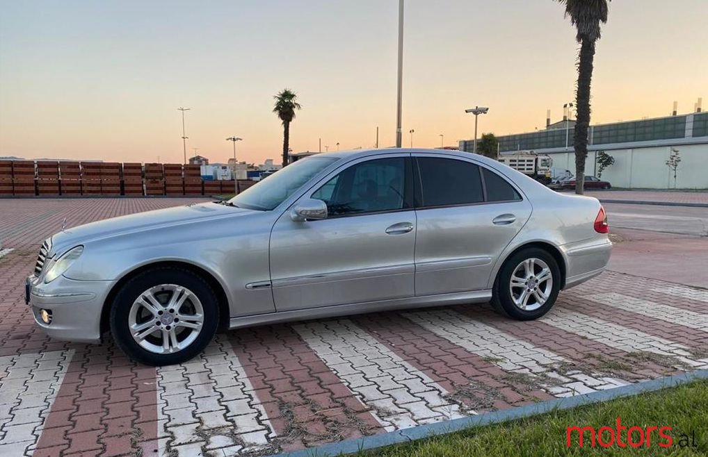 2007' Mercedes-Benz E 280 photo #1