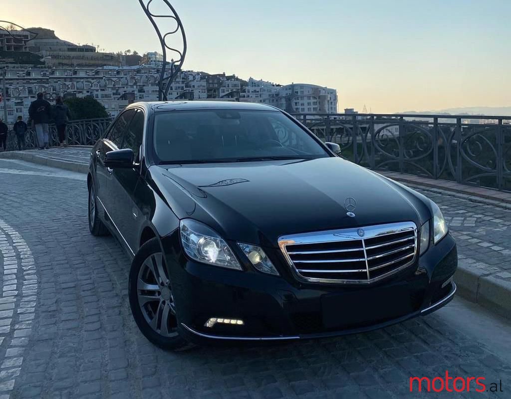 2010' Mercedes-Benz E 220 photo #1