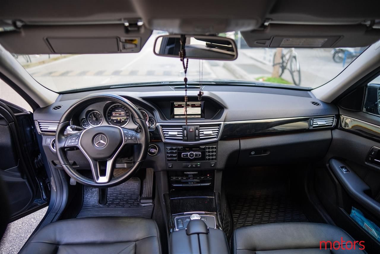 2012' Mercedes-Benz E 250 photo #2