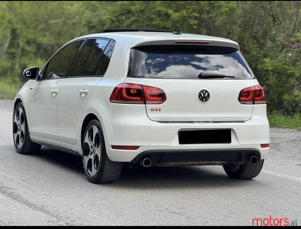 2013' Volkswagen Golf photo #2