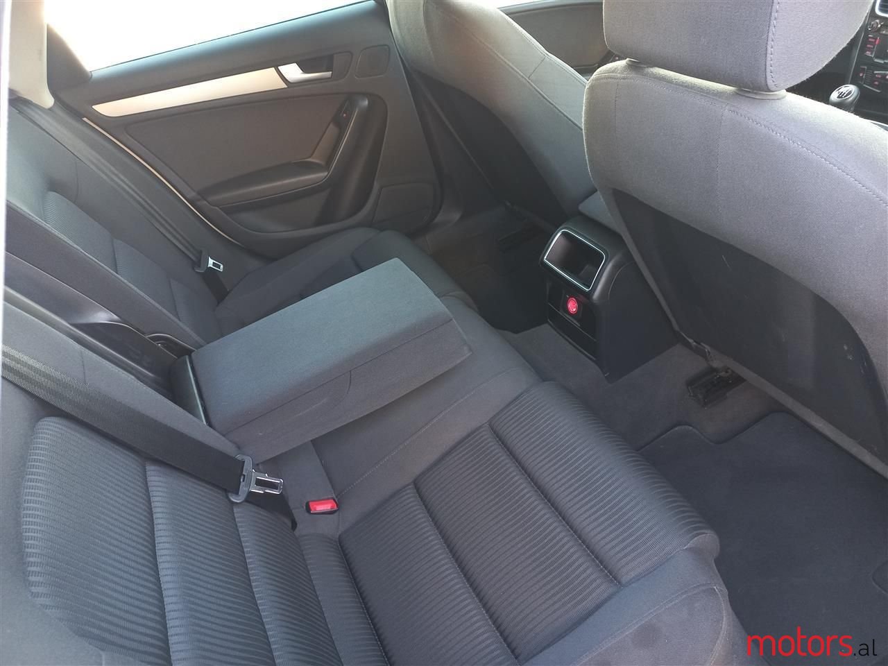 2010' Audi A4 photo #2