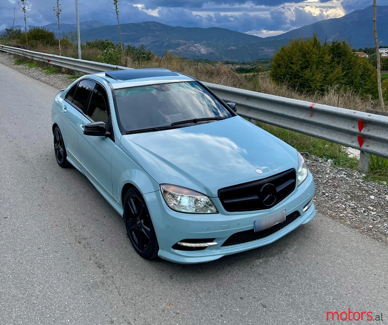 2011' Mercedes-Benz C 250 photo #1