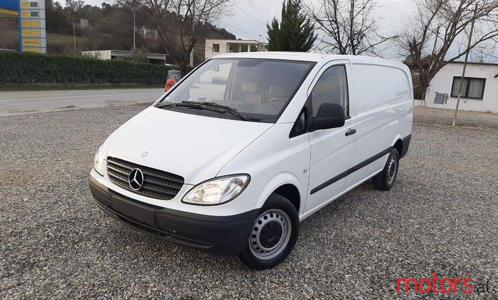 2010' Mercedes-Benz Furgon photo #1