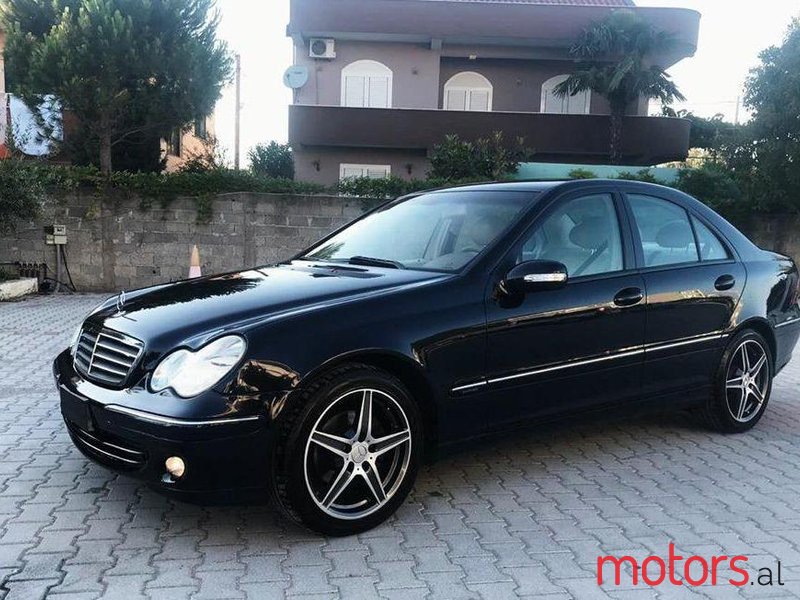 2005' Mercedes-Benz C 220 photo #1