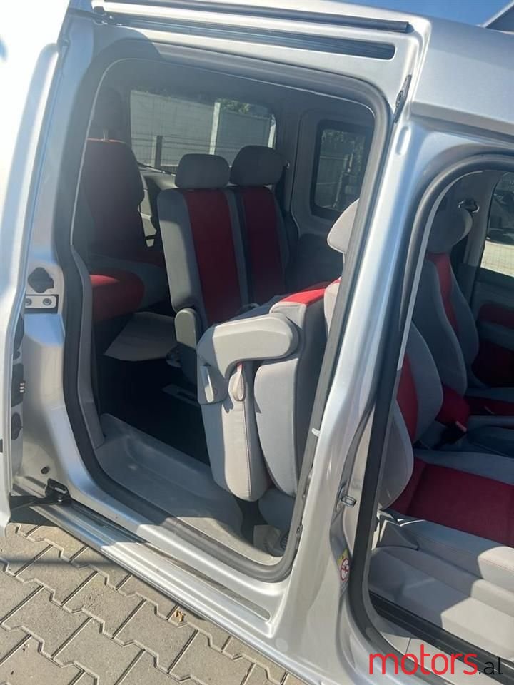 2009' Volkswagen Caddy photo #5