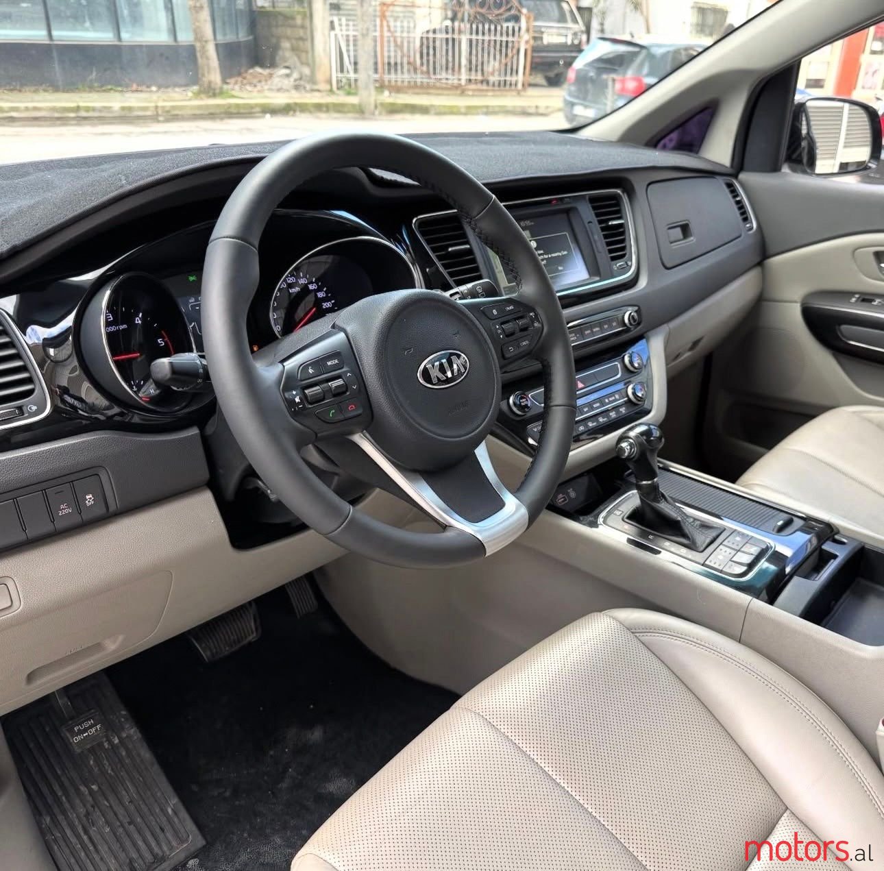 2016' Kia Carnival photo #2