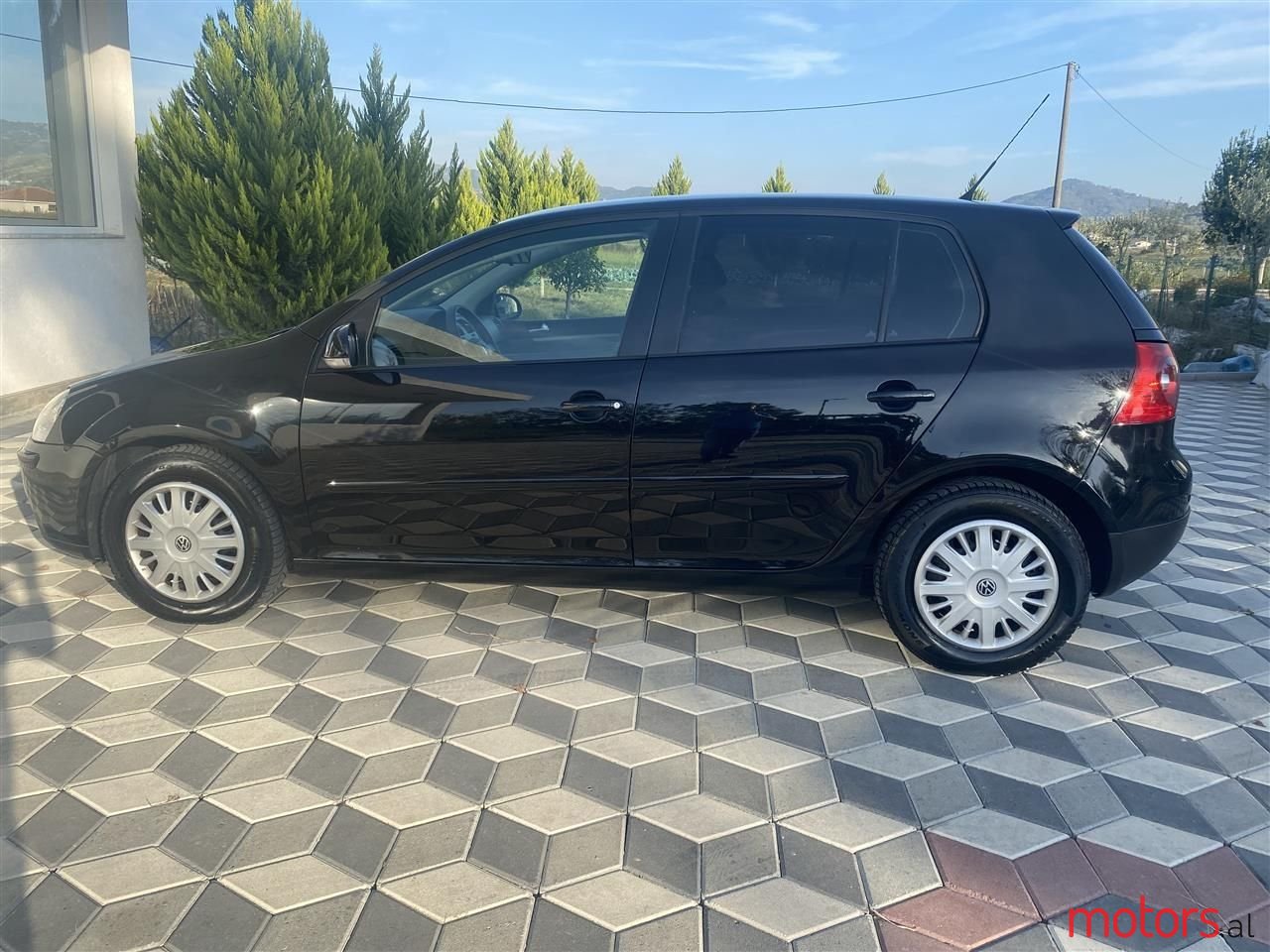 2005' Volkswagen Golf photo #3