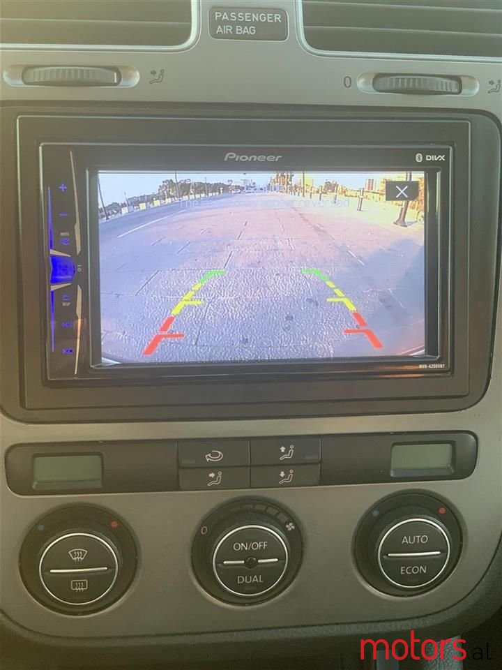 2007' Volkswagen Golf photo #2