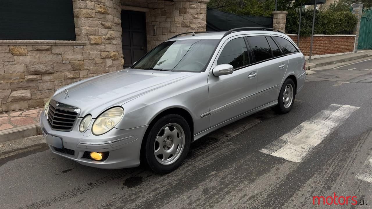 2005' Mercedes-Benz E 220 photo #1