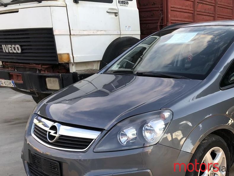 2007' Opel Zafira photo #2