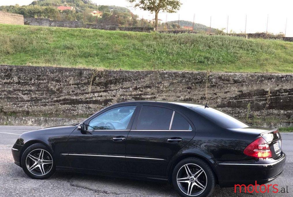 2003' Mercedes-Benz E 270 photo #1