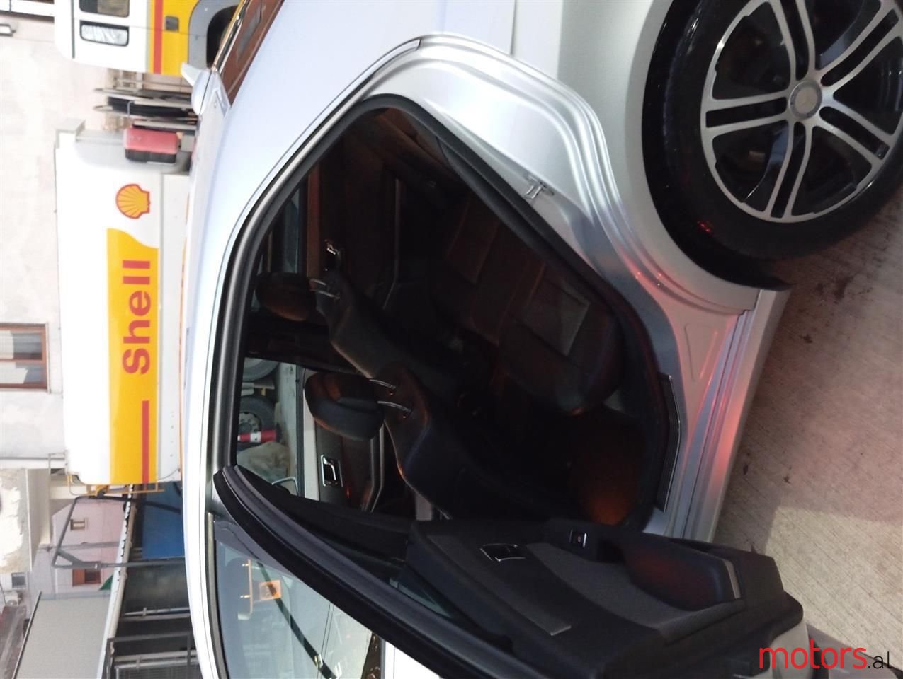 2010' Mercedes-Benz E 350 photo #5