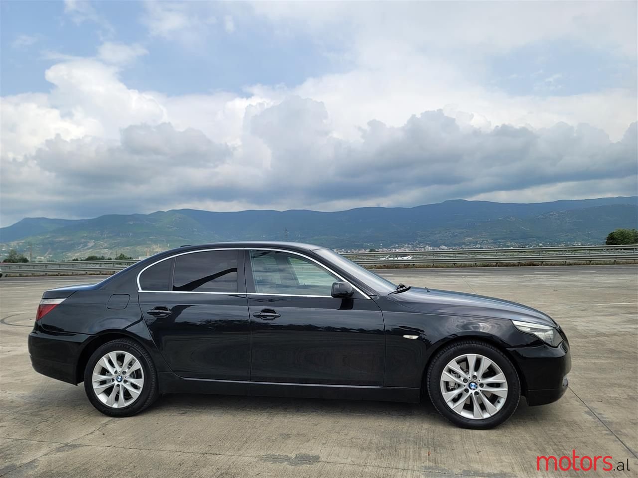 2007' BMW 530 photo #2