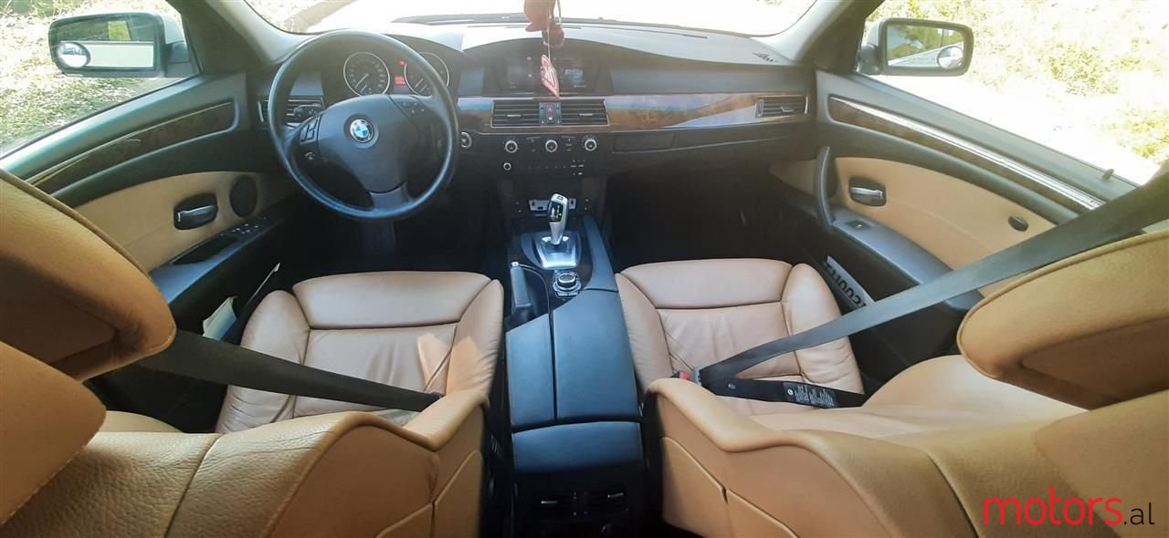 2009' BMW 528 photo #6