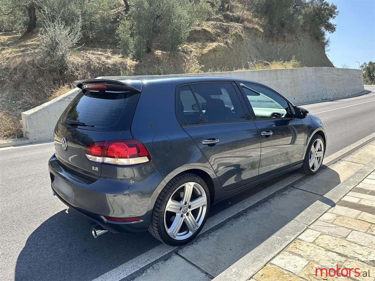 2010' Volkswagen Golf photo #6