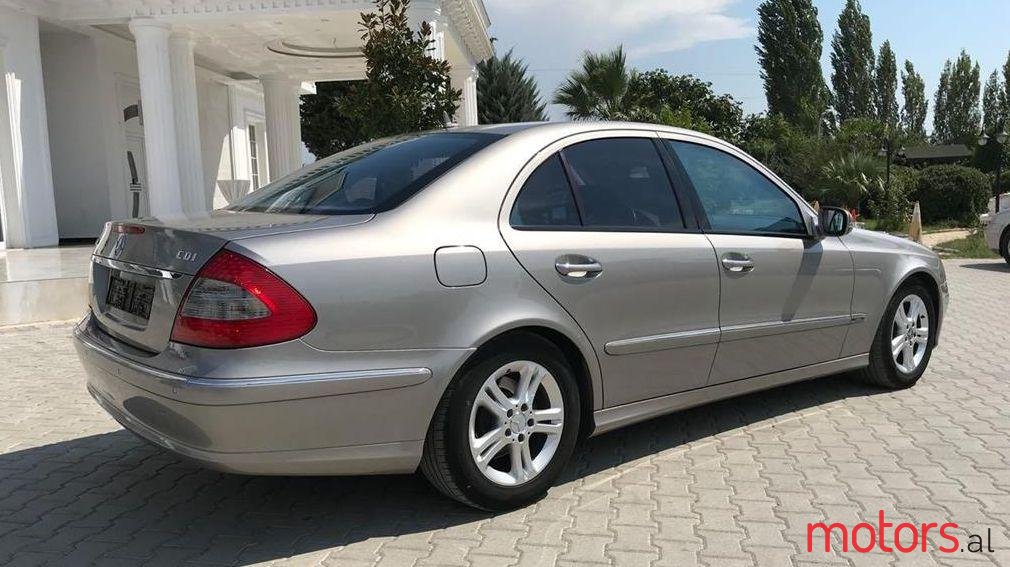 2006' Mercedes-Benz E 220 photo #2