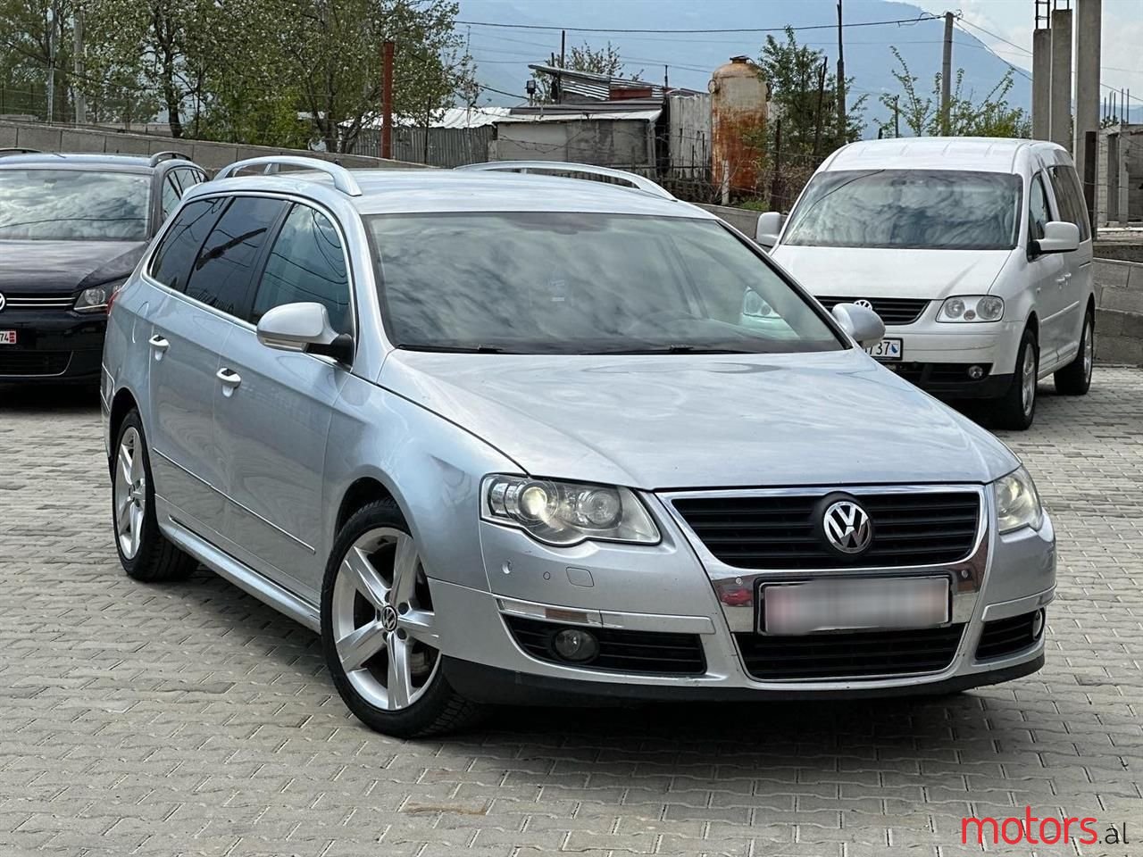 2010' Volkswagen Passat photo #2