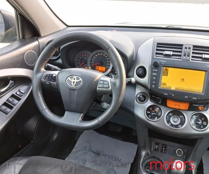 2011' Toyota RAV4 photo #5