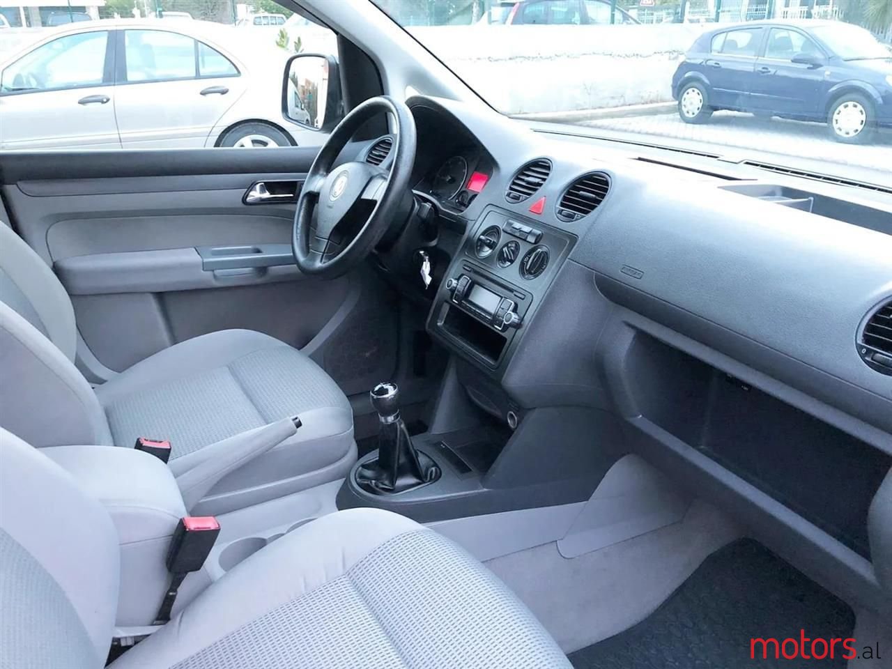 2006' Volkswagen Caddy photo #2