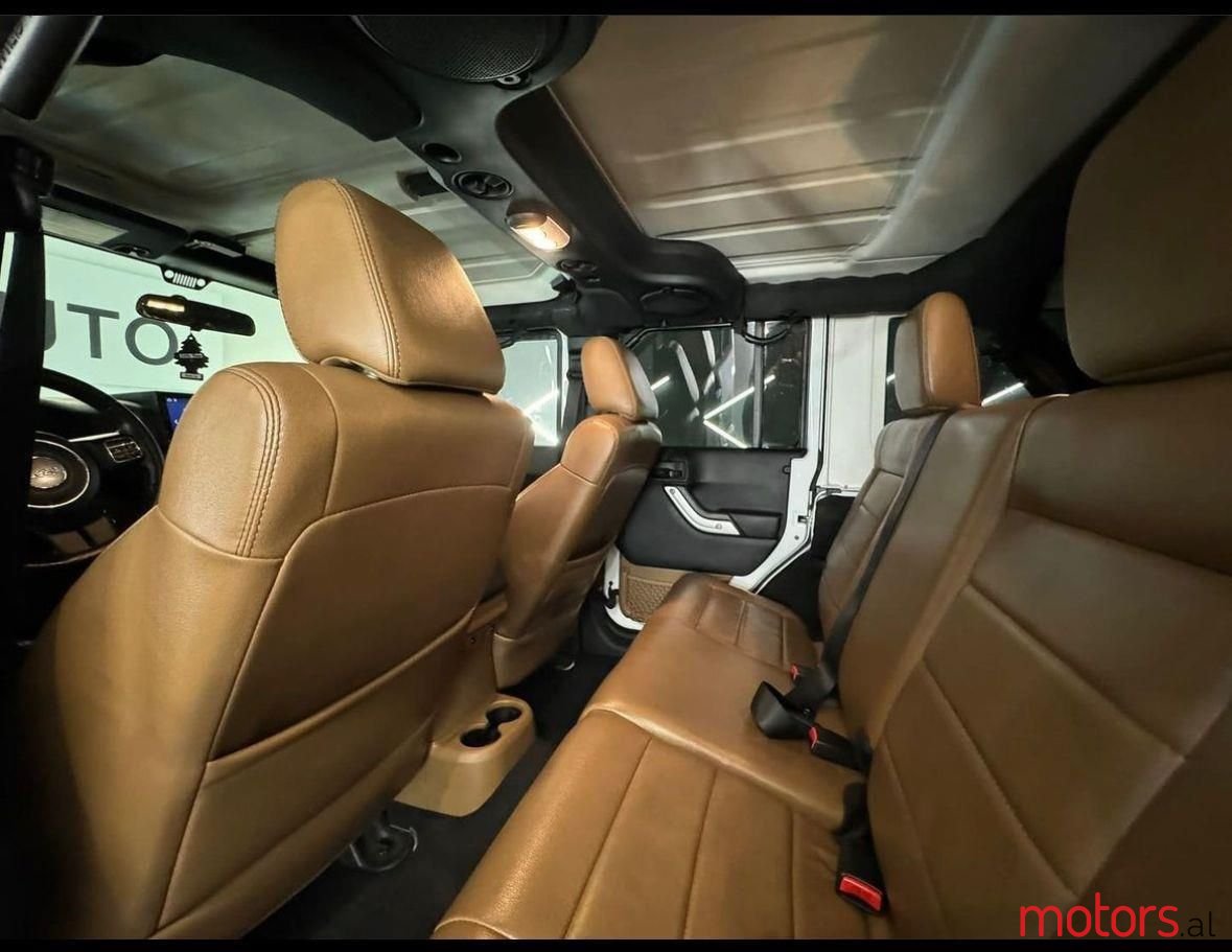 2012' Jeep Wrangler photo #2