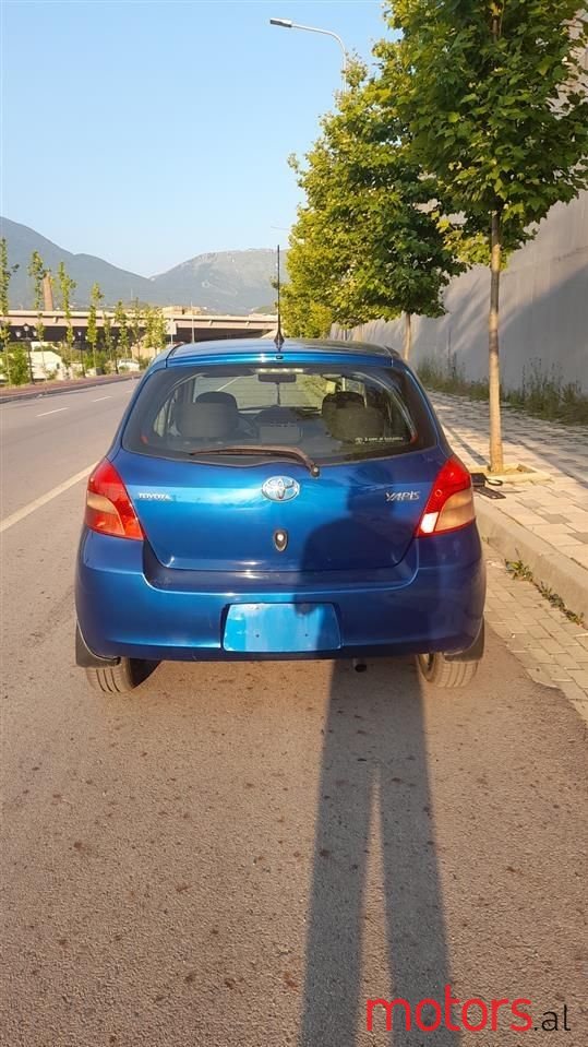 2008' Toyota Yaris photo #3