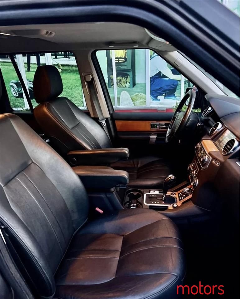 2010' Land Rover Discovery photo #4