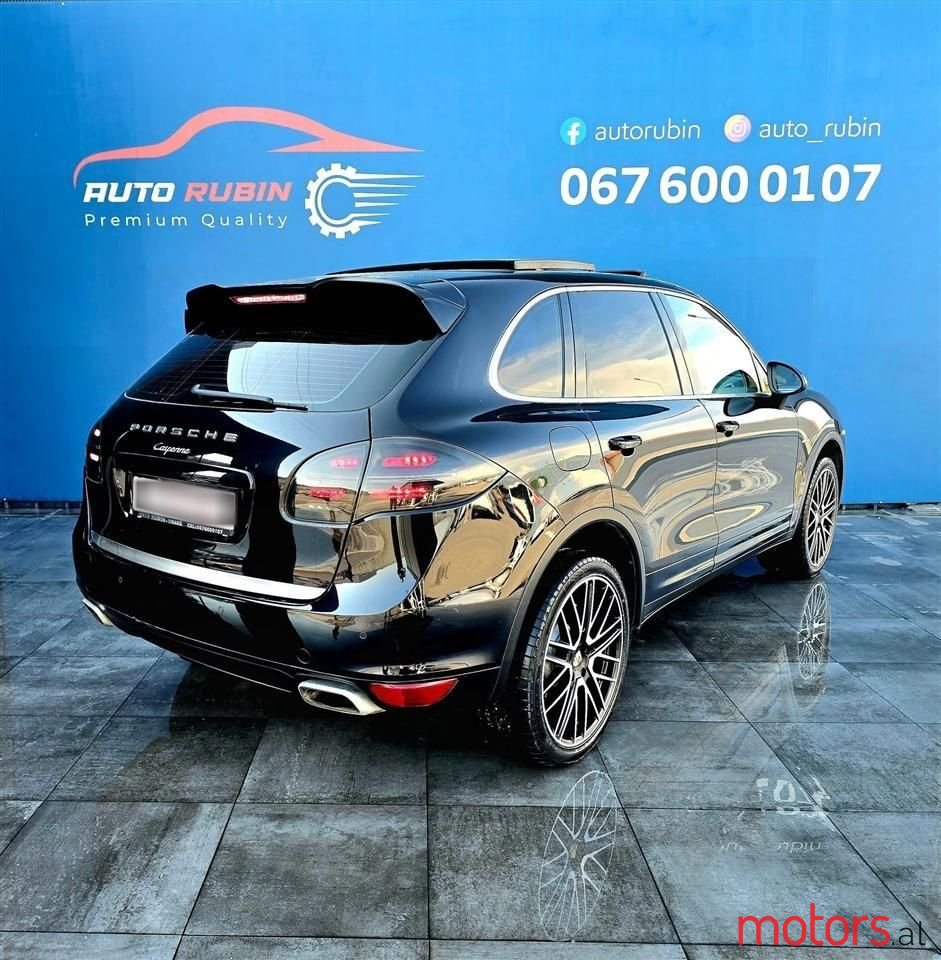 2012' Porsche Cayenne photo #3