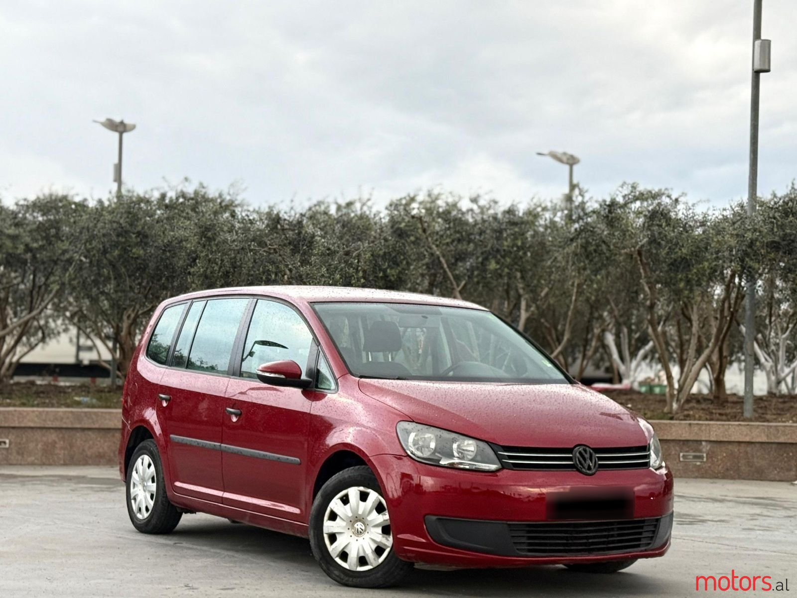 2012' Volkswagen Touran photo #1