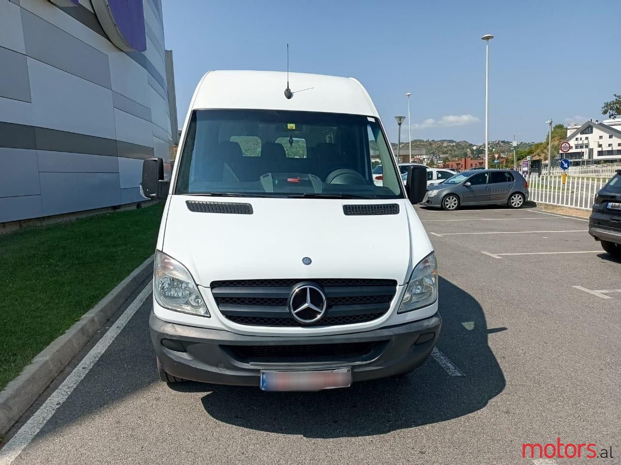 2010' Mercedes-Benz Sprinter photo #4