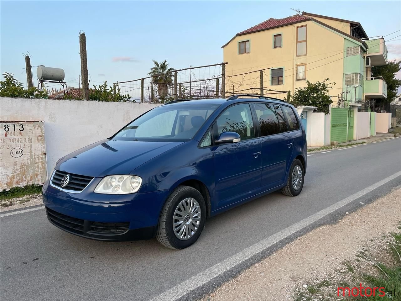 2004' Volkswagen Touran photo #5